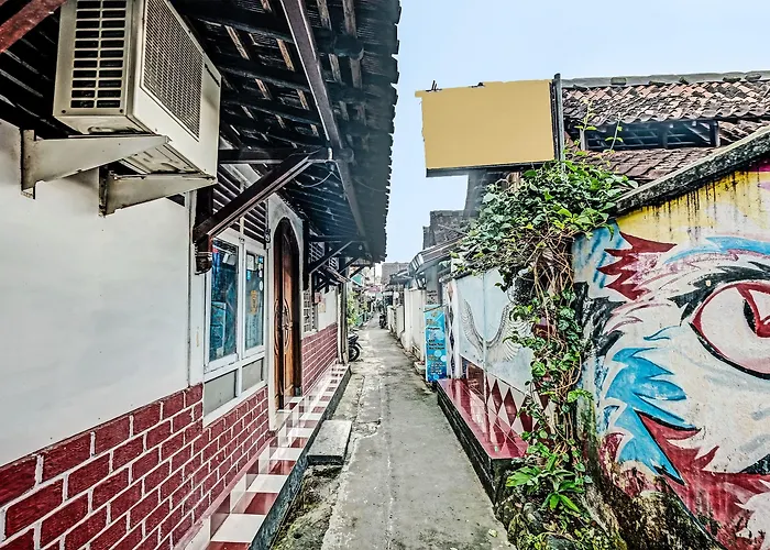 Spot On 91915 Homestay Superman Yogyakarta